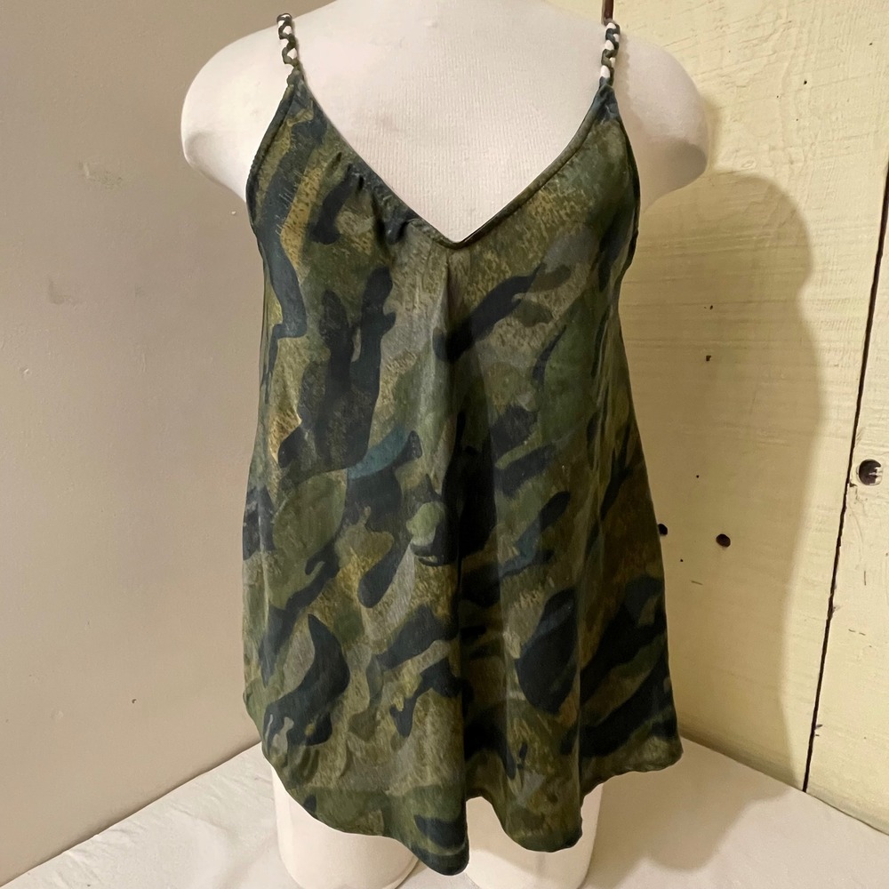 Wanderlux Womens Size Small Camo Tank Top Print Casual V‎ Neck